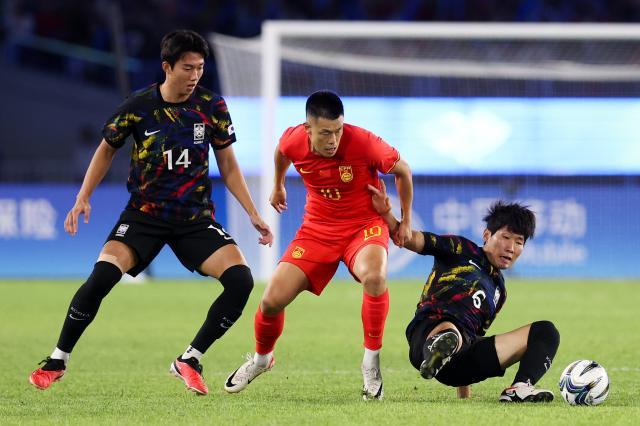 完美世界电竞官网-【亚运】戴伟浚中柱 中国0比2韩国无缘四强